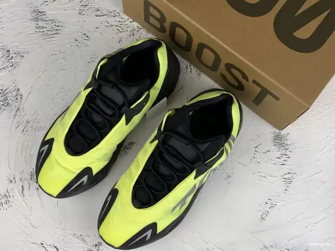 Yeezy 700 Adidas Boost FY3727 Phosphor MNVN 0524